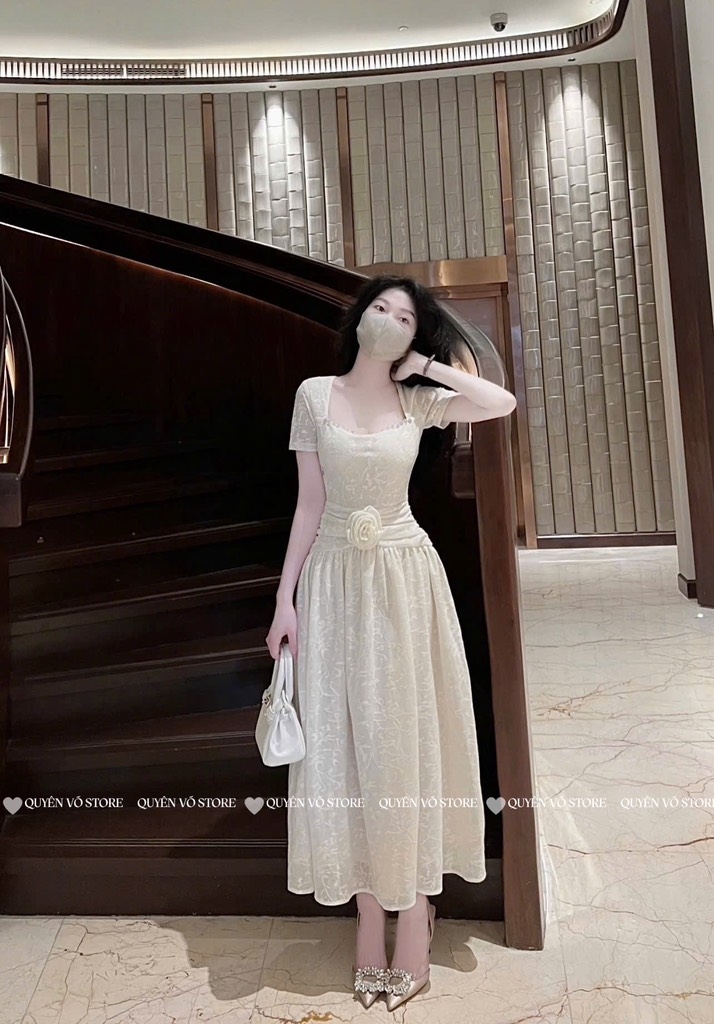 Đầm ren cổ vuông dáng dài - Be