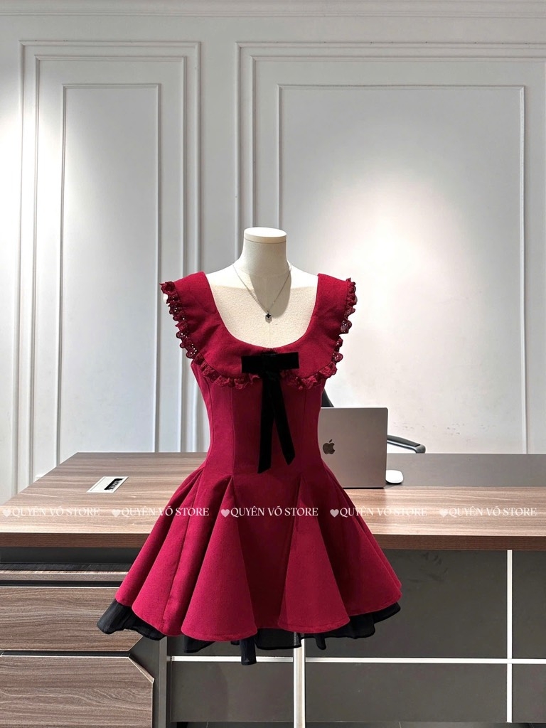 Đầm đỏ cổ sen nơ đen