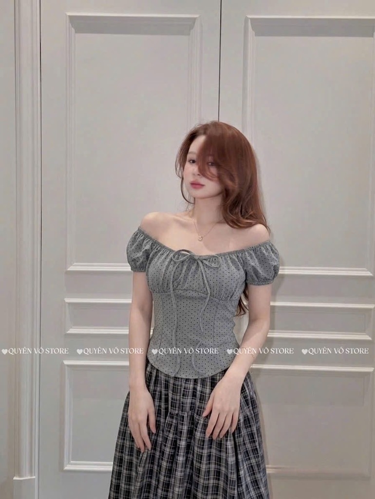 Áo thun cổ u chun chấm bi