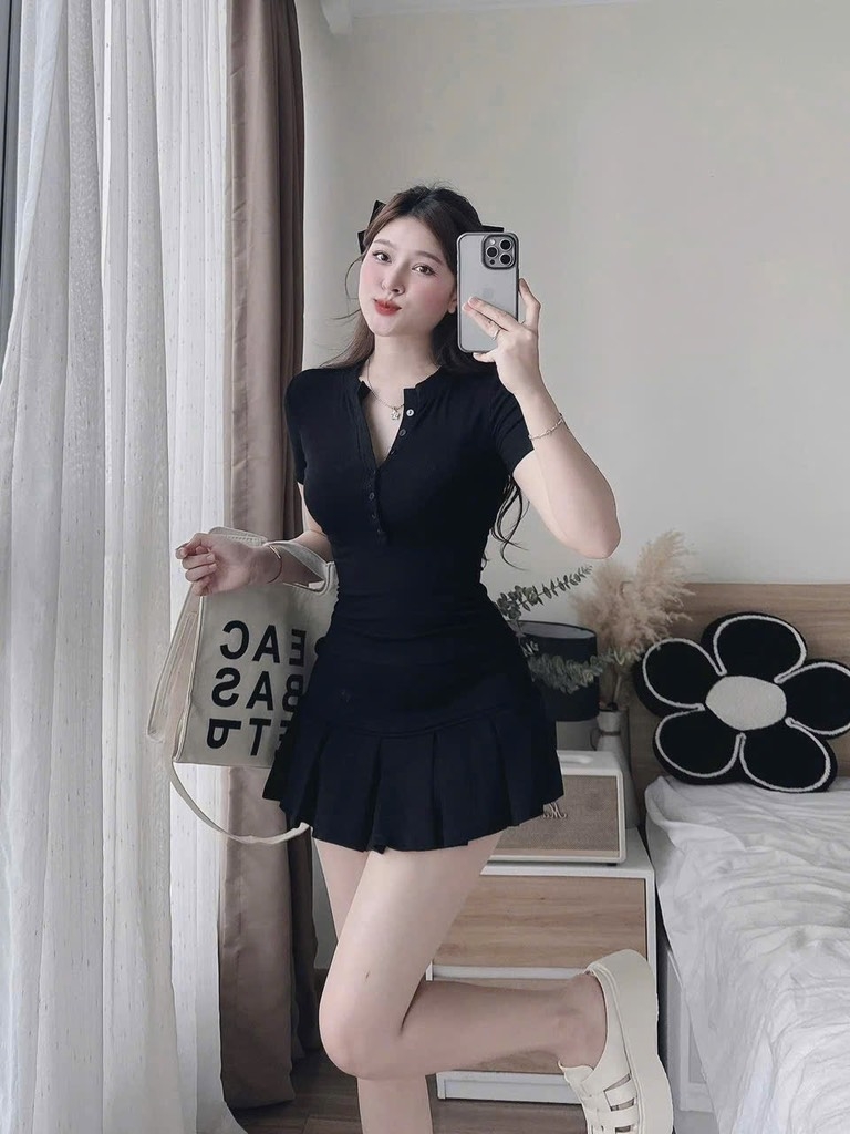 Set áo thun ôm body trụ chân váy xếp