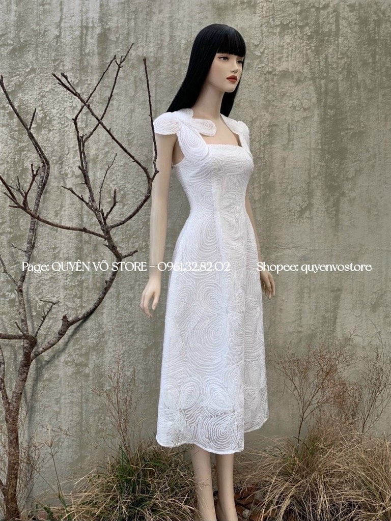 Đầm ren nổi hoa trắng
