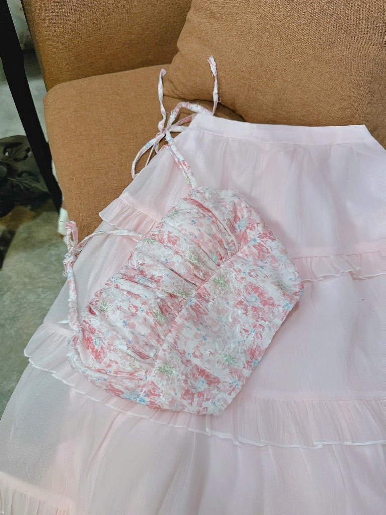 Set áo cúp hoa 2 dây nhún chân váy maxi