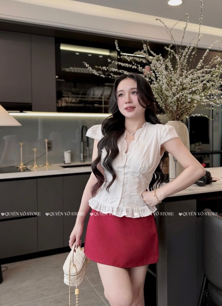 Set áo xô thêu nơ chân váy kaki đỏ
