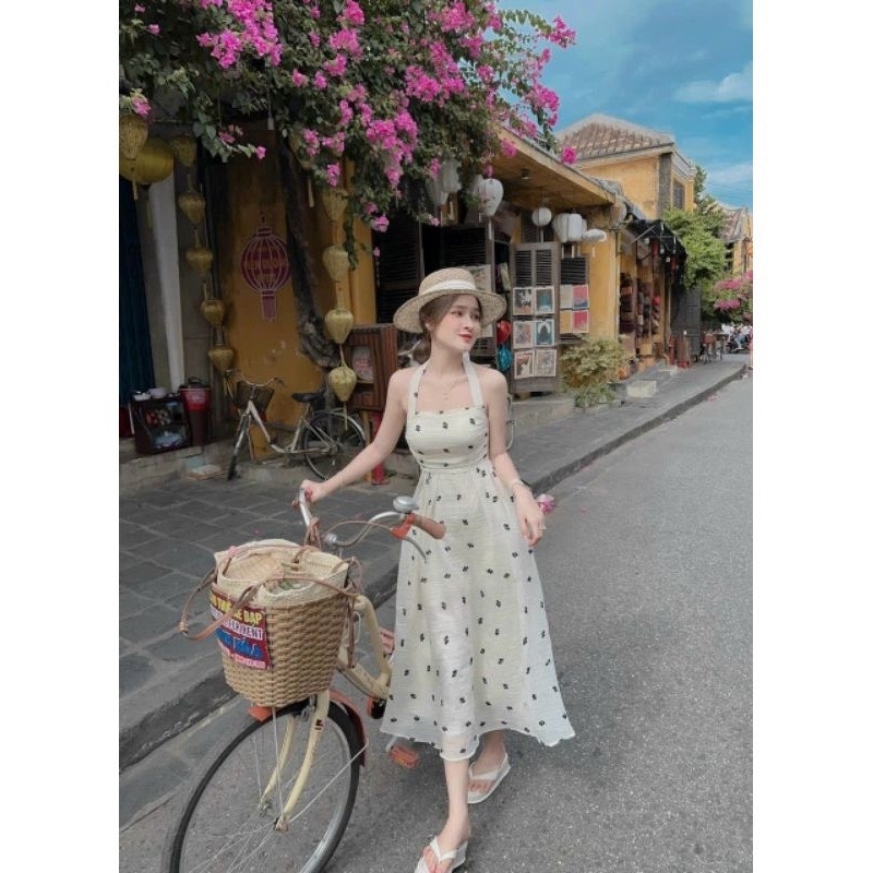 Đầm midi trắng nền hoa cổ yếm  - Freesize