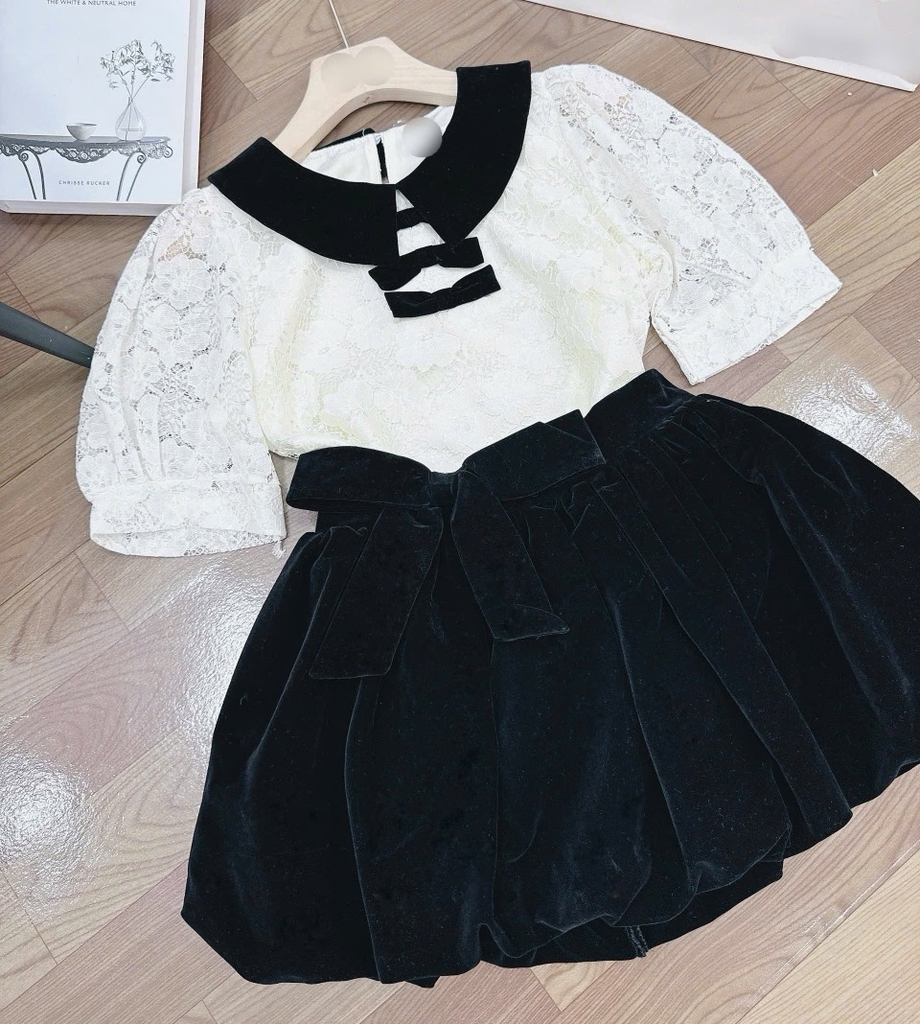 Set áo ren nude cổ sen chân váy bí