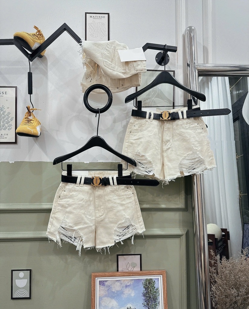 Quần jean đùi rách túi chữ - 2218 - Be