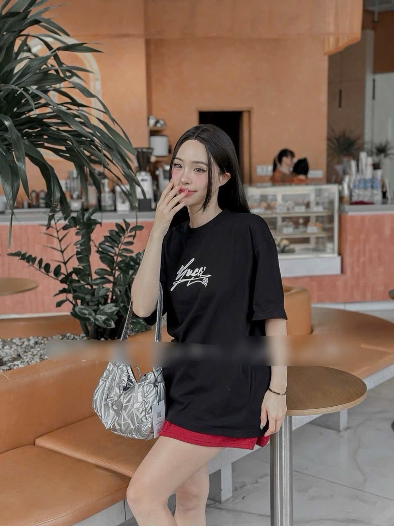 Áo thun in Gucci chữ kí