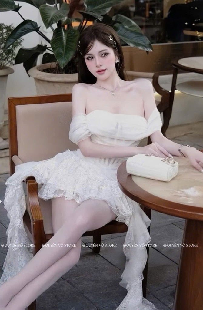 Đầm thiết kế trễ vai tua công chúa