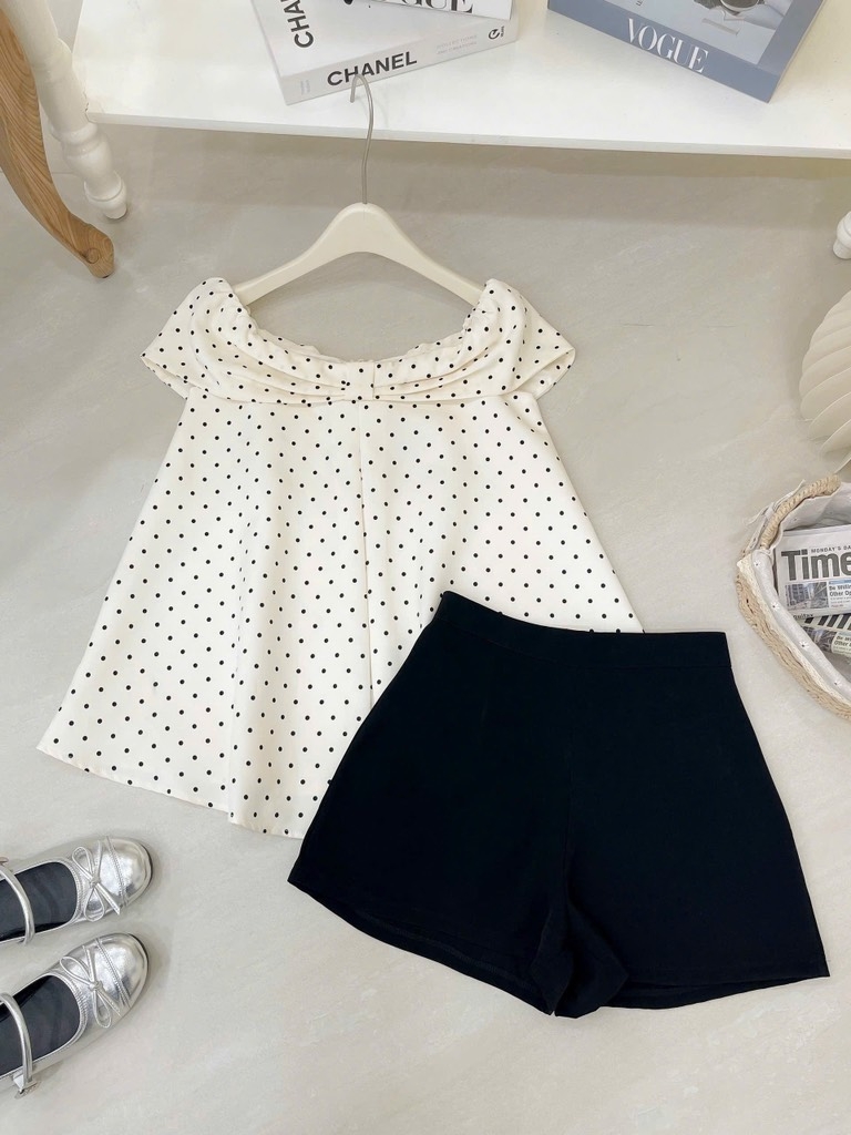 Set trễ vai chấm bi