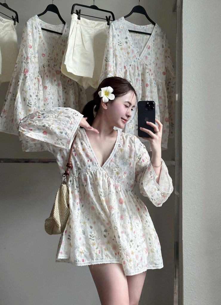 Set Babydoll hoa cổ V tay loe