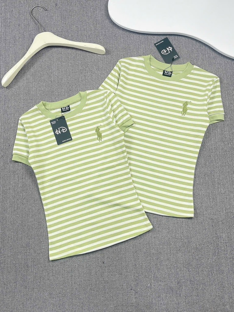 Áo thun ôm thêu ngựa - Form vừa