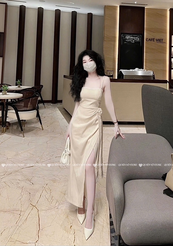Đầm lụa 2 dây chẻ đùi - Be