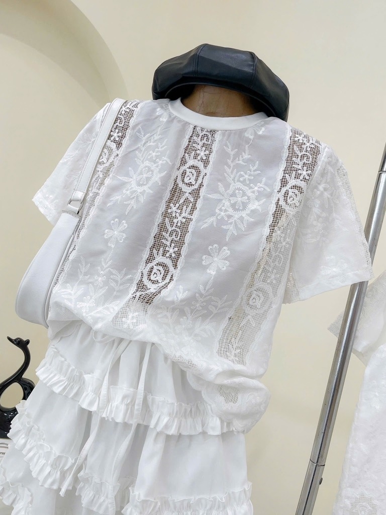 Set ren cổ tròn chân váy tầng