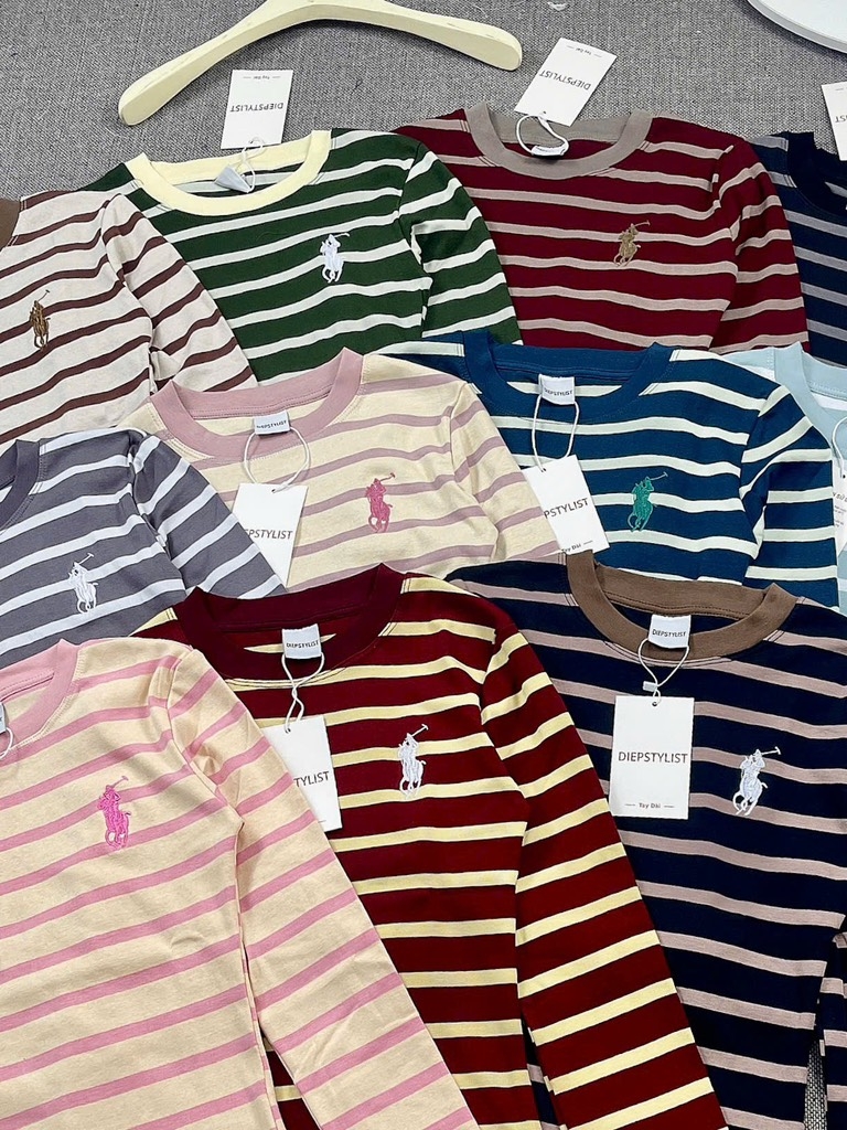 Áo thun tay dài thêu ngựa - Form vừa