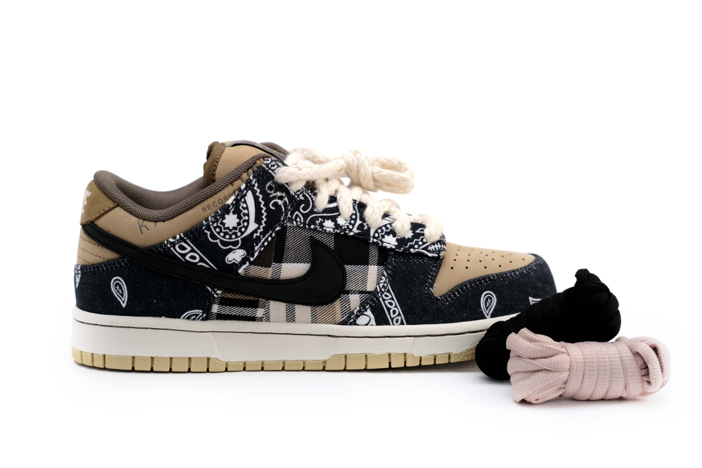 TRAVIS SCOTT X DUNK LOW SB TRAVIS SCOTT X DUNK LOW SB