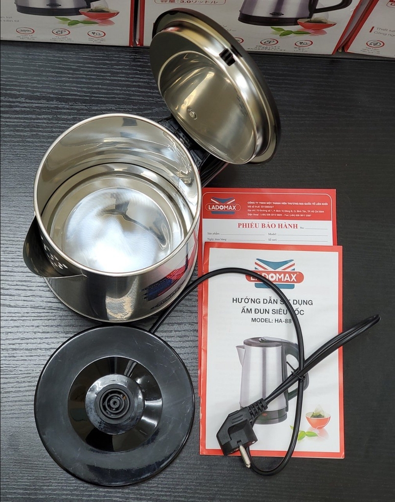 Ấm đun siêu tốc 3.0L Ladomax Ha-881 (1tx16)