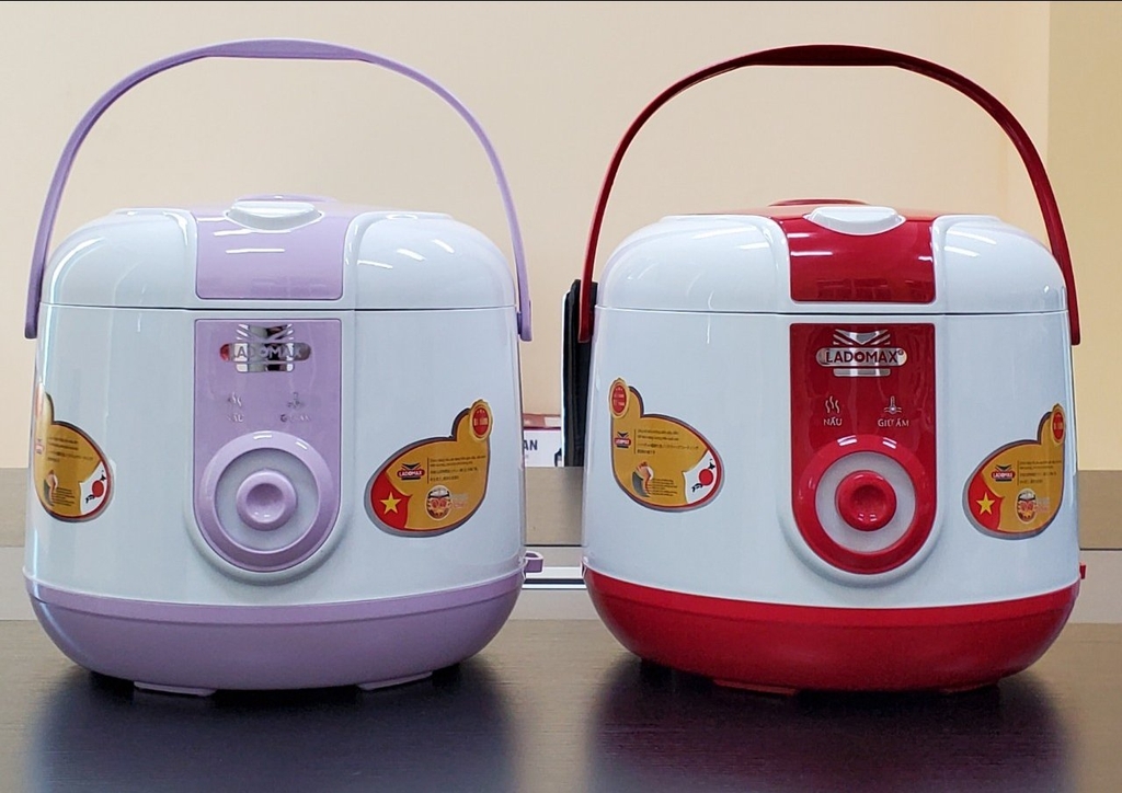 Nồi cơm điện nắp gài 1.8L Ladomax Ha-7318 (1tx4)