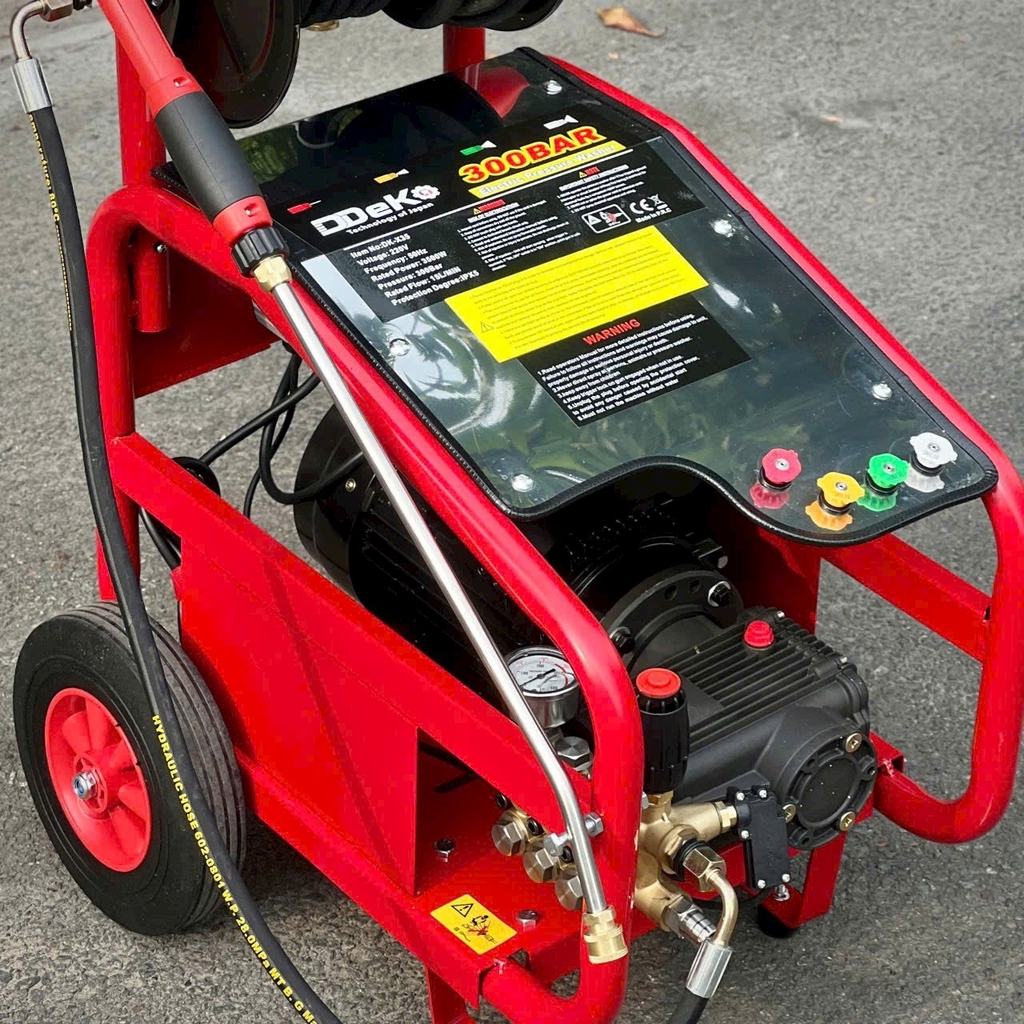 Máy rửa xe có rulo Deko DK-X35 (1tx1)