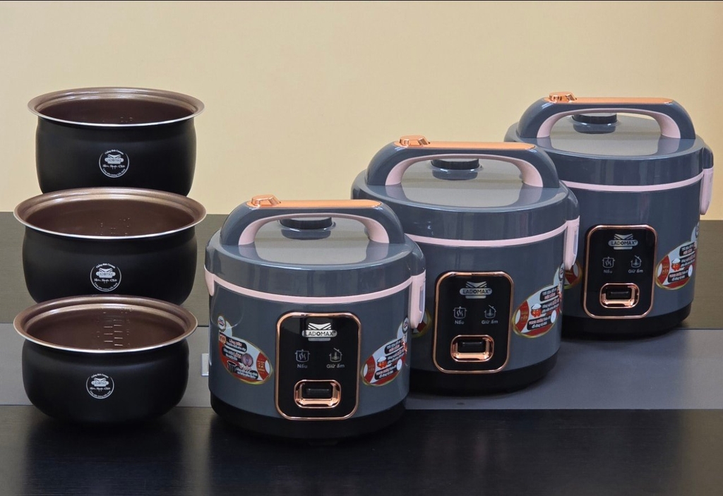 Nồi cơm điện 1.8L Ladomax Ha-7918 (1tx6)