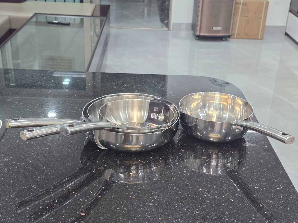 Chảo inox 3 lớp miệng rót 20cm Greencook GCP254-20IH (1tx6)