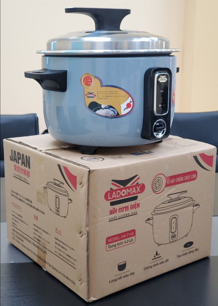 Nồi cơm điện nắp rời 4.2L Ladomax Ha-7142