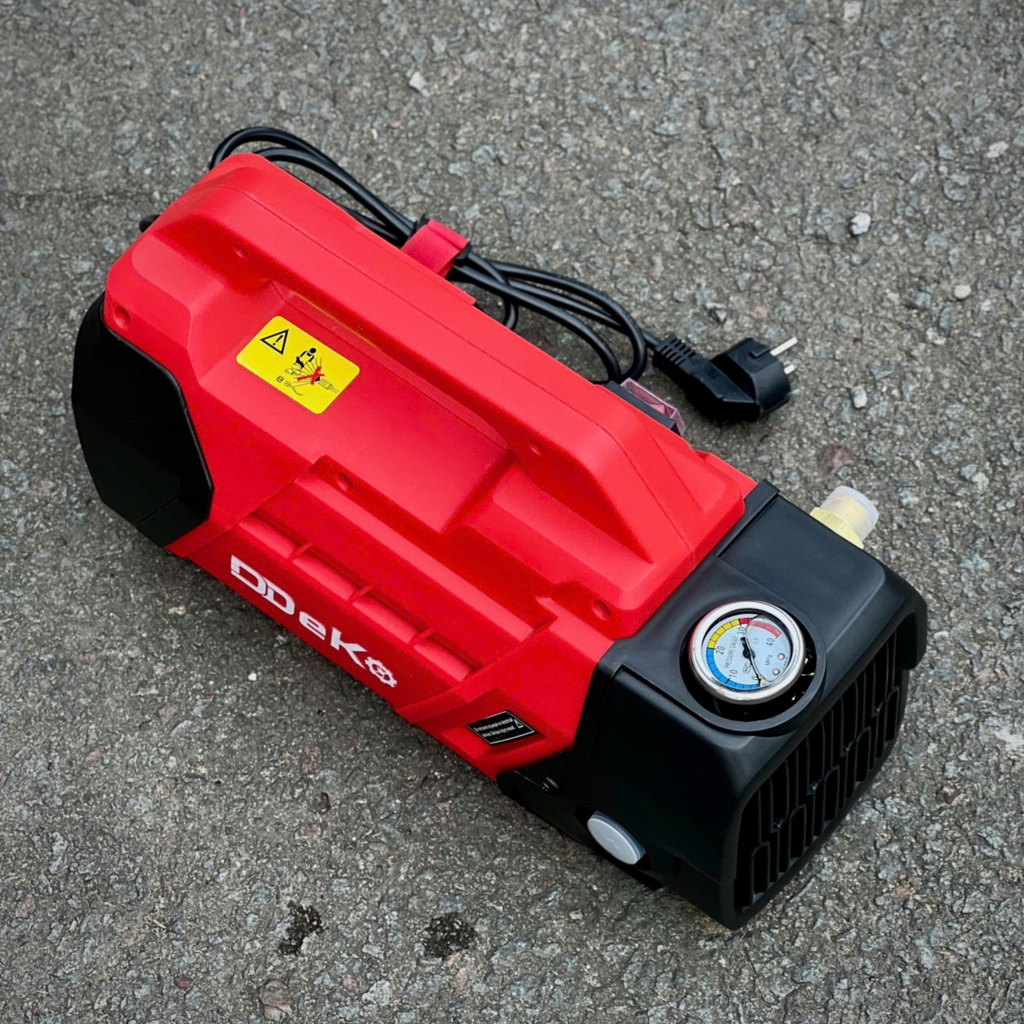 Máy rửa xe Deko DK-P2000 (1tx2)