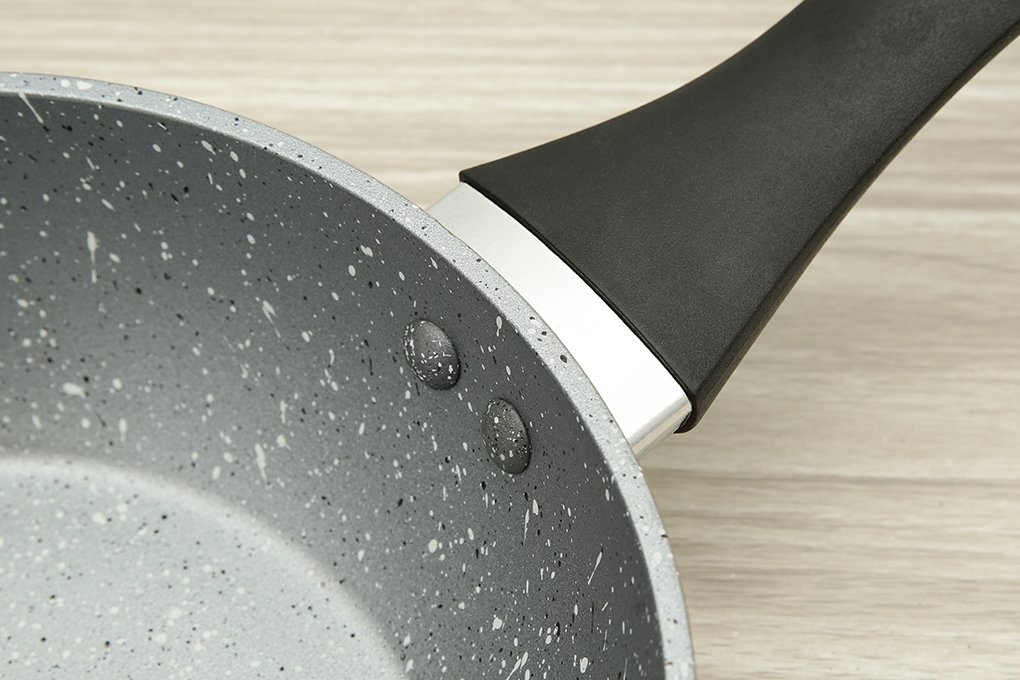 Chảo vân đá chống dính Greencook GCP221-24IH (1tx6)