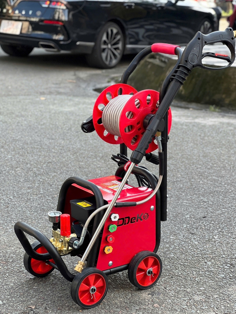 Máy rửa xe rulo Deko DK-3500HQ, 4 béc phun (1tx1)