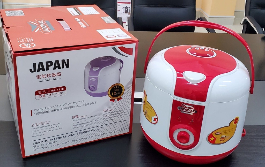 Nồi cơm điện nắp gài 1.8L Ladomax Ha-7318 (1tx4)