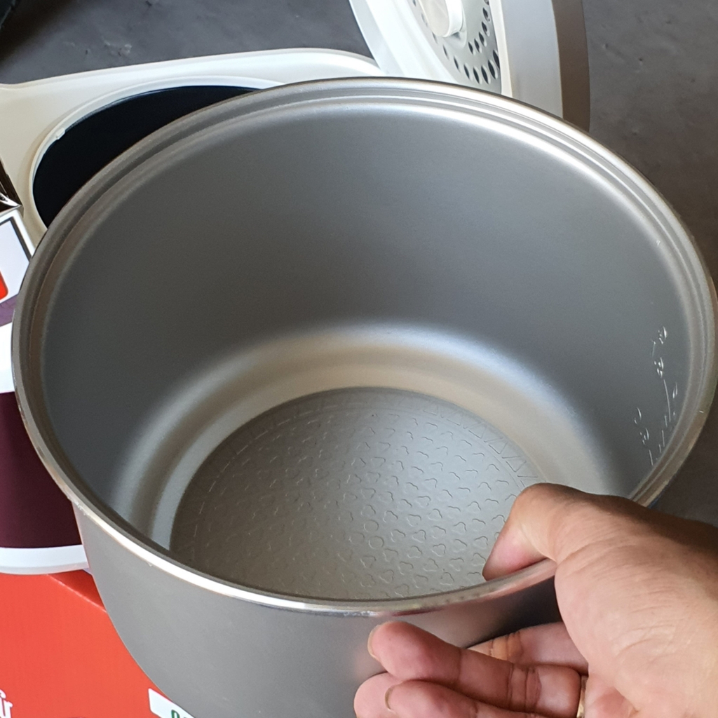 Nồi cơm điện tử 1.8L Bảo Thành Phát BTP-18T1