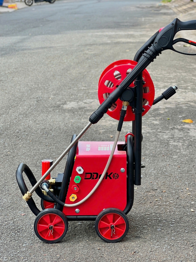 Máy rửa xe rulo Deko DK-3500HQ, 4 béc phun (1tx1)