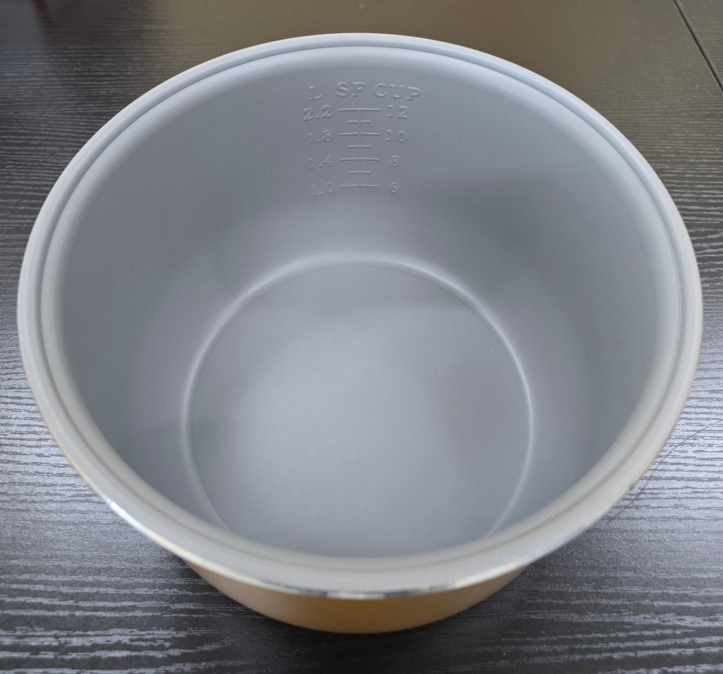 Nồi cơm điện 2.2L EDEN ED-1268 (1tx4)