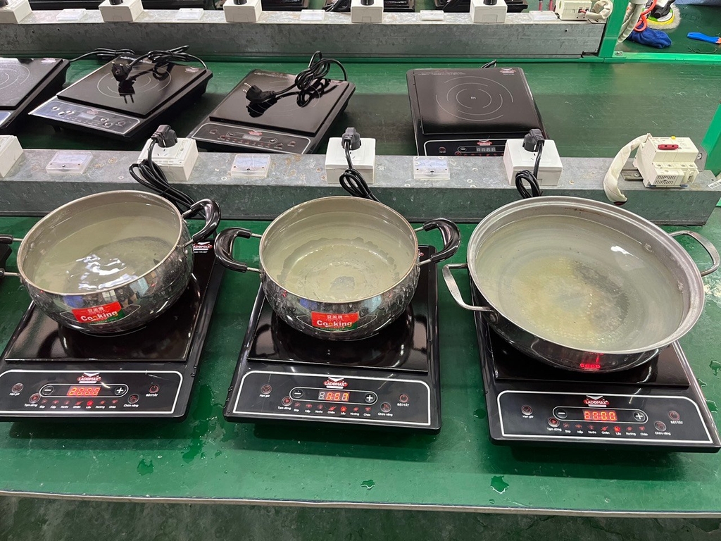 Bếp điện từ tặng lẩu Ladomax Ha-667 (1tx4)