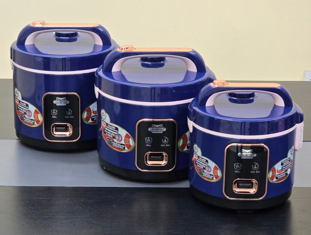 Nồi cơm điện 1.5L Ladomax Ha-7915 (1tx6)