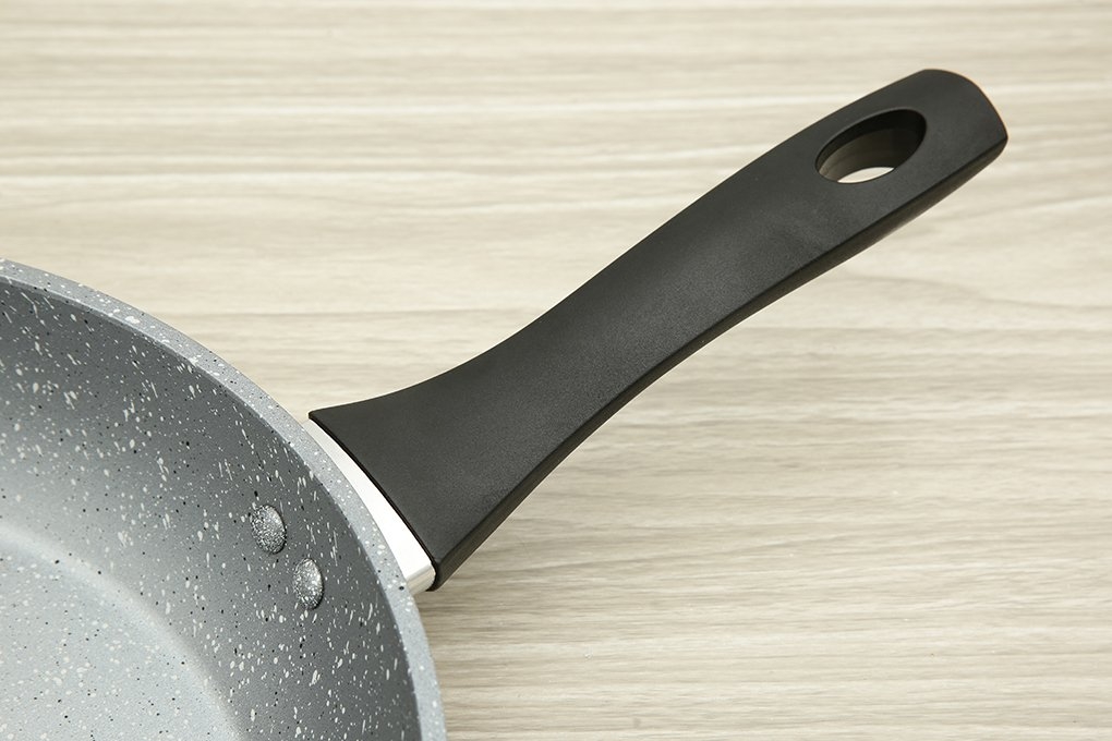 Chảo vân đá chống dính Greencook GCP221-28IH (1tx6)