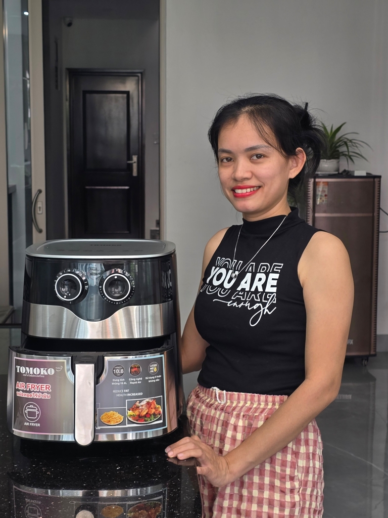 Nồi chiên không dầu 10.8L Tomoko Ha-108
