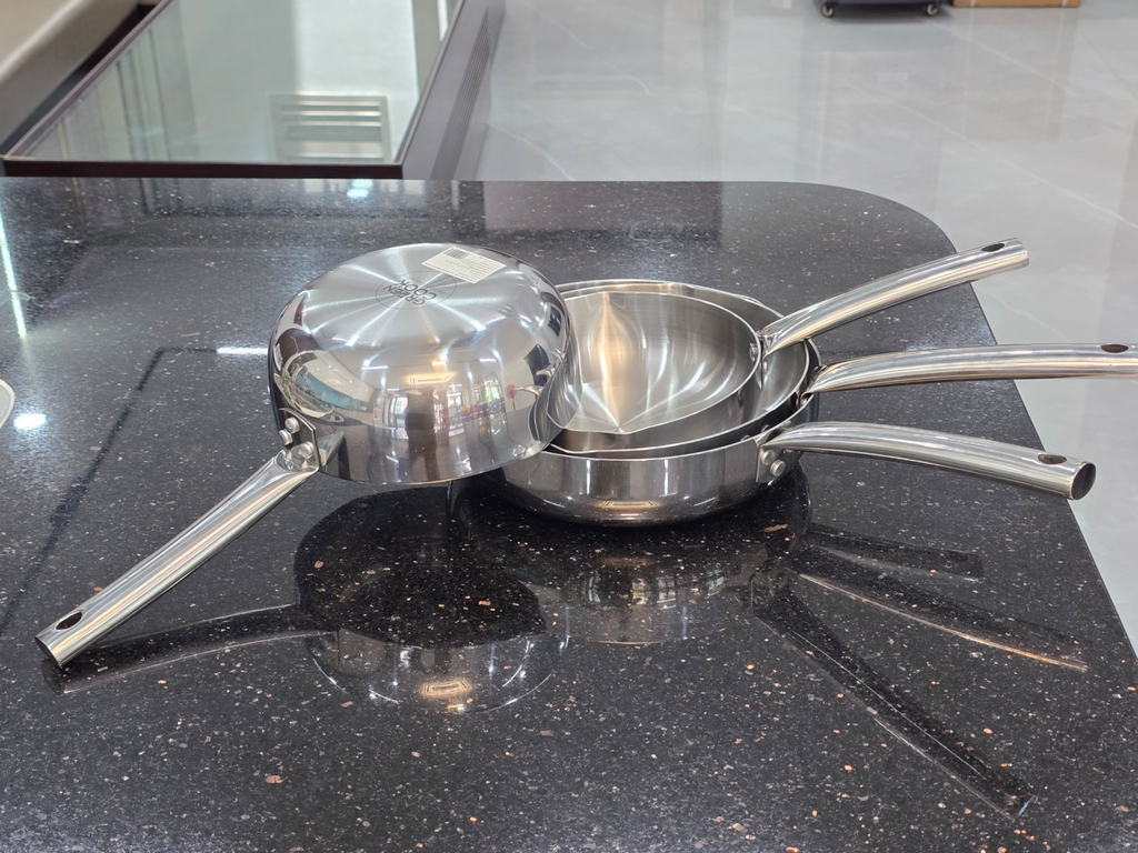 Chảo inox 3 lớp miệng rót 24cm Greencook GCP254-24IH (1tx6)