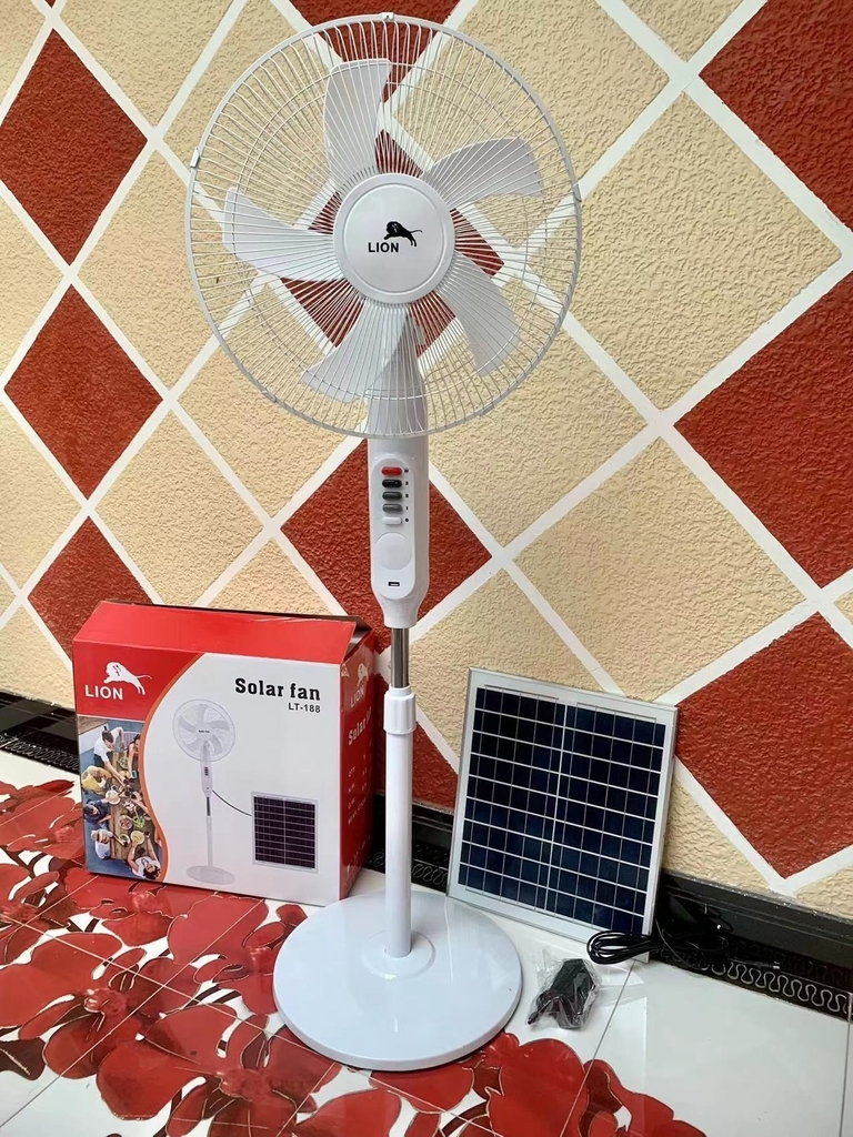 Quạt năng lượng mặt trời Lion LT-188 (1tx4)