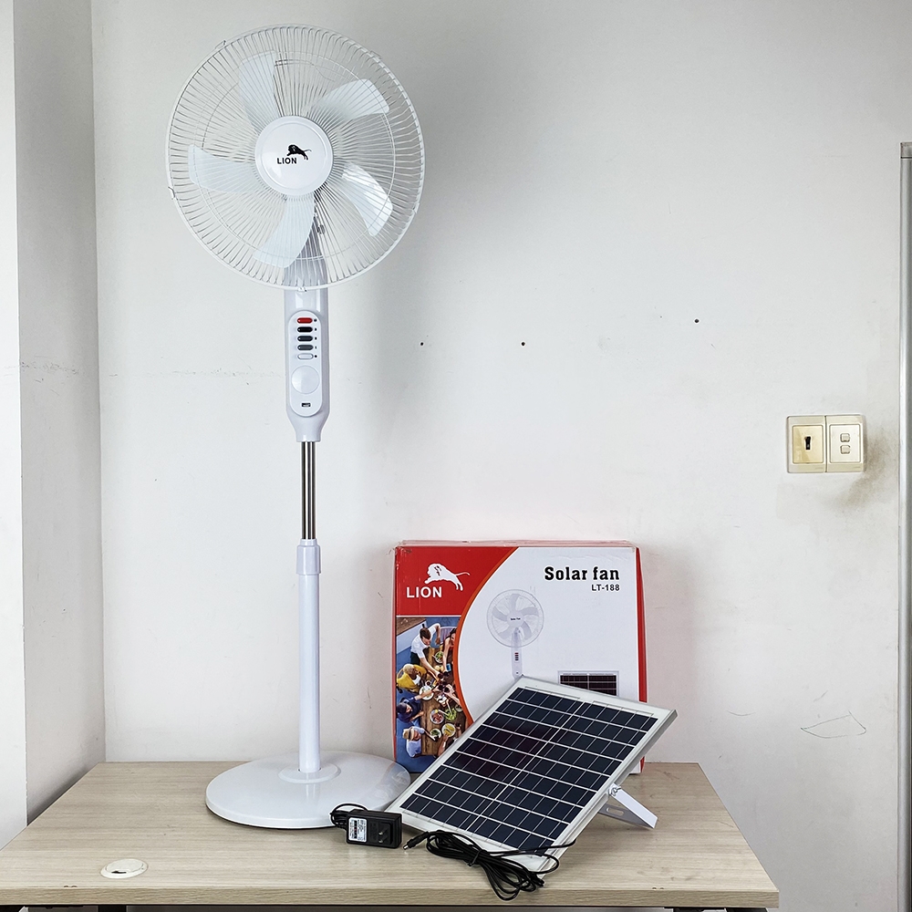 Quạt năng lượng mặt trời Lion LT-188 (1tx4)