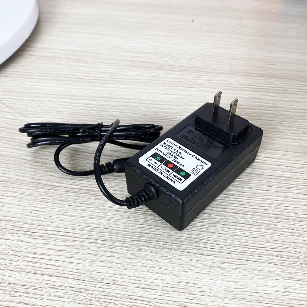 Quạt năng lượng mặt trời Lion LT-188 (1tx4)