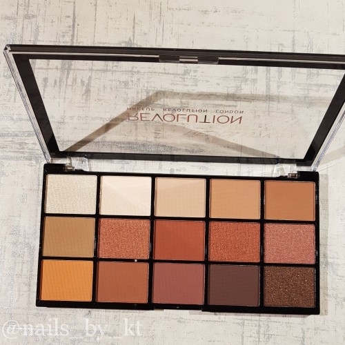 Bảng mắt Makeup Revolution Iconic Fever Bella Store