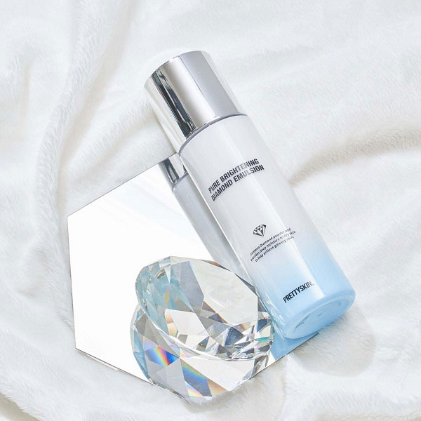 Nước hoa hồng Dưỡng Trắng Căng Bóng Pretty Skin Pure Brightening Diamond Toner 150ml