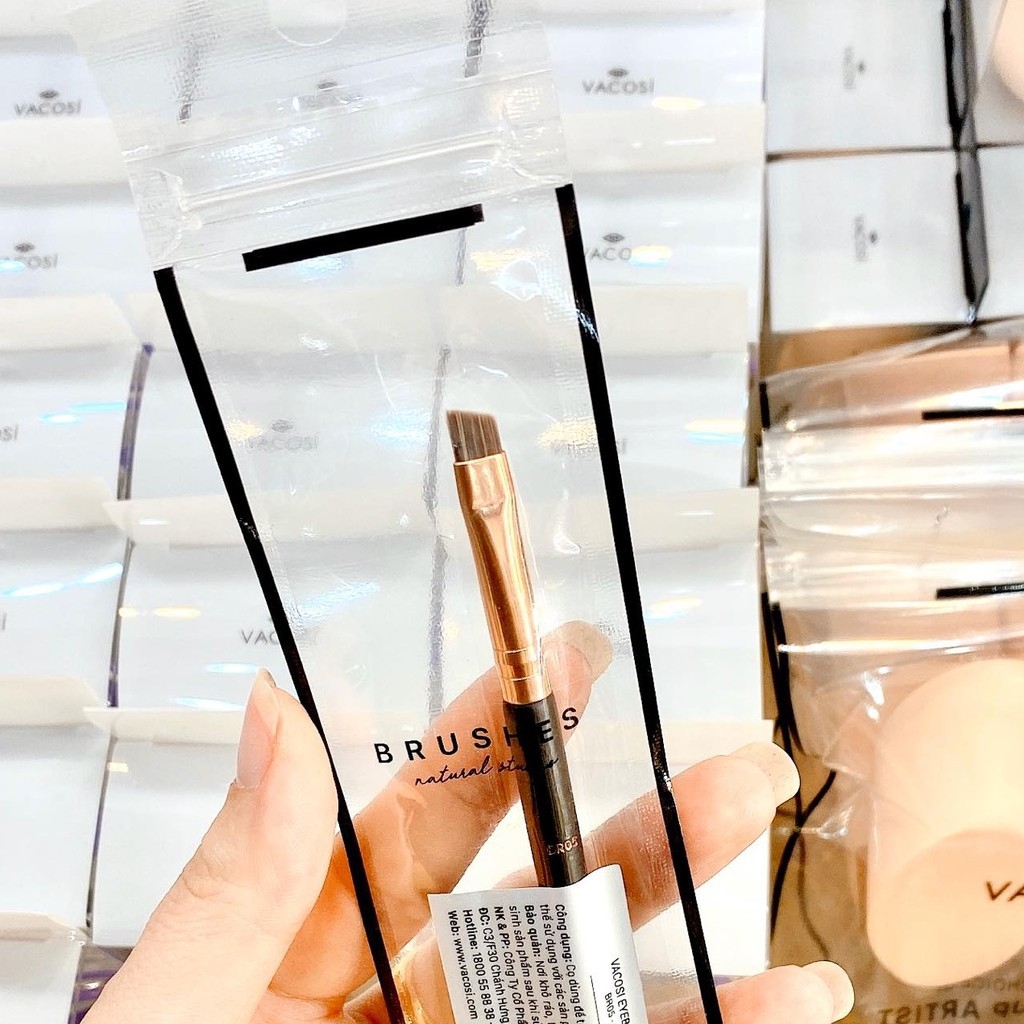 Cọ Tán Chân Mày Lông Ngắn Vacosi BR05 Eyebrow Angled Brush