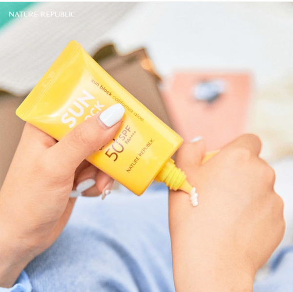 Kem Chống Nắng Nâng Tone Nature Republic California Aloe Daily Sun Block SPF50+PA+++ 57ml
