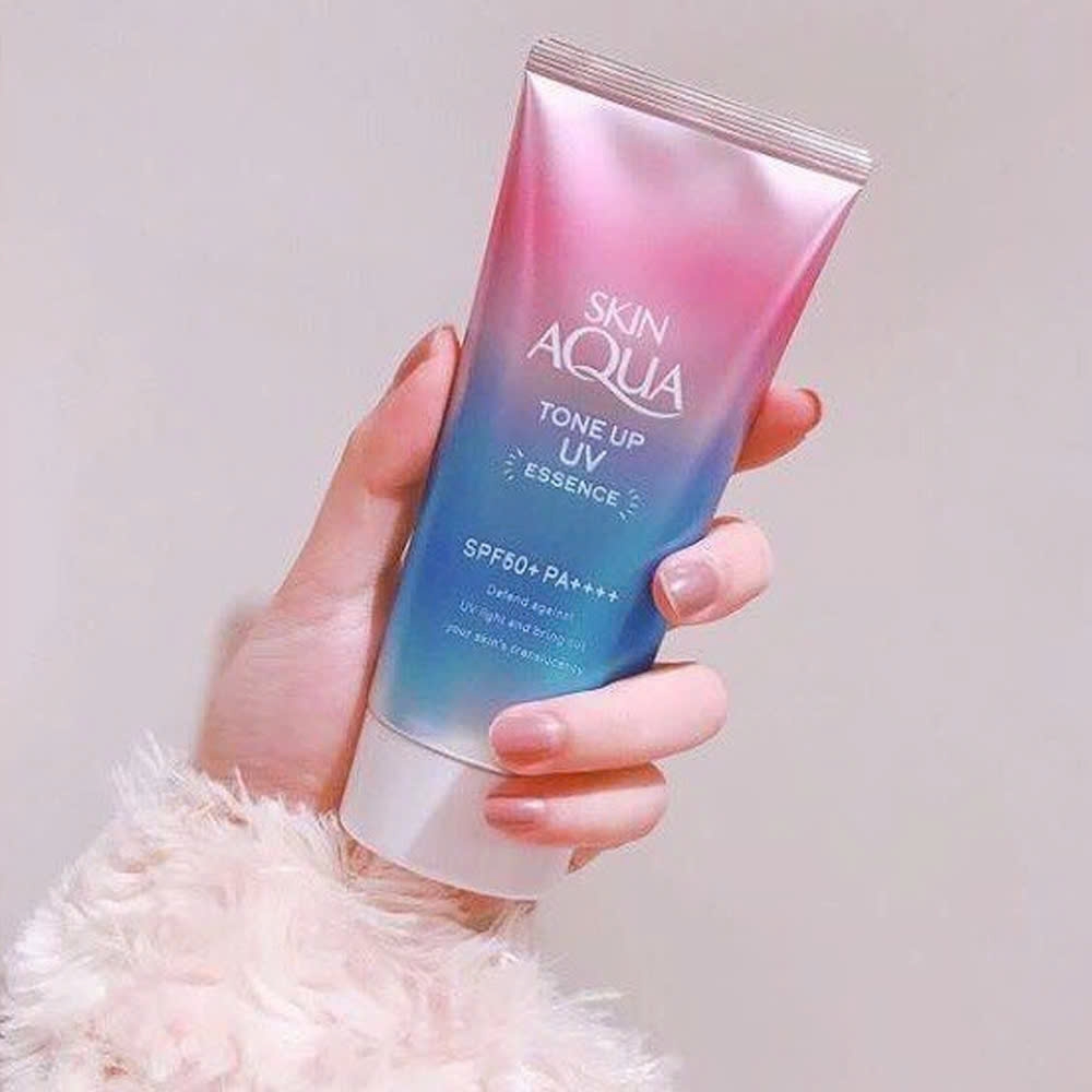 Tinh chất chống nắng Sunplay Skin Aqua Tone Up UV Essence Lavender nâng tông SPF50+ PA++++ 50g