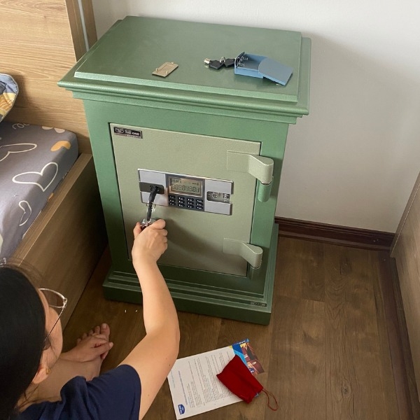 t sắt hòa phát KA40DT khóa điện tử