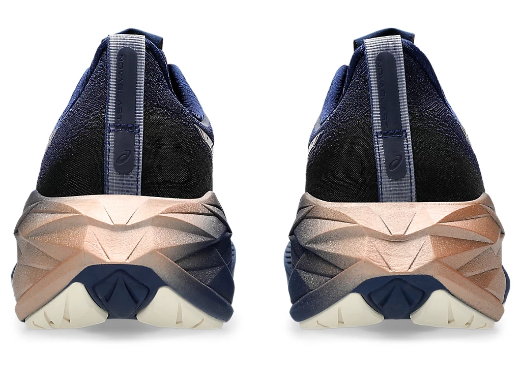 Giày chạy bộ ASICS Nữ NOVABLAST 4 PLATINUM 1012B739.400