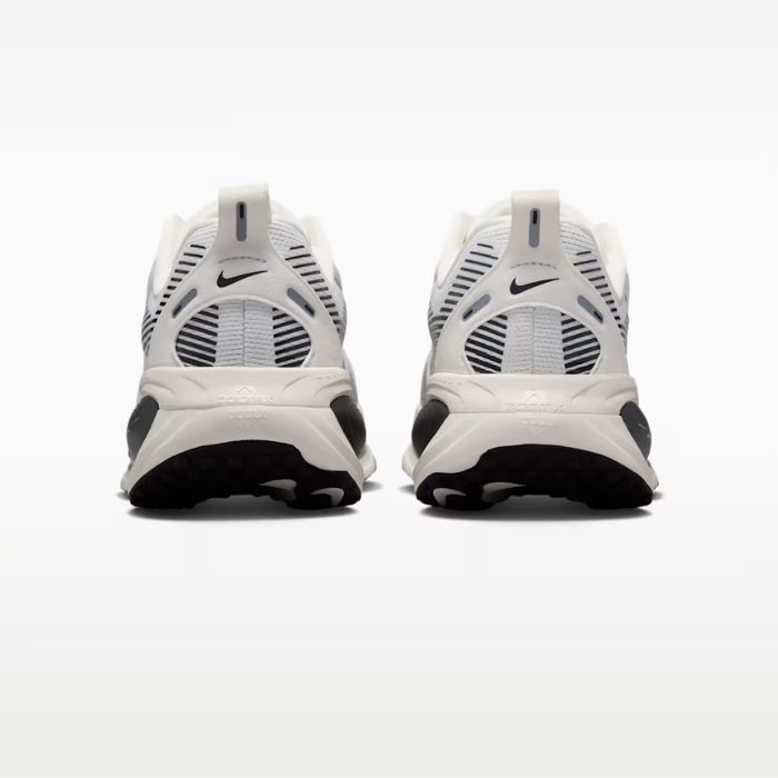 Giày chạy bộ Nike Vomero 18 Nữ - IO9915-101