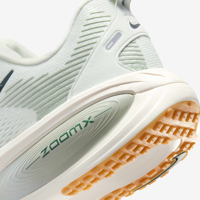 Giày chạy bộ Nike Vomero 18 Nam - HM6803-020
