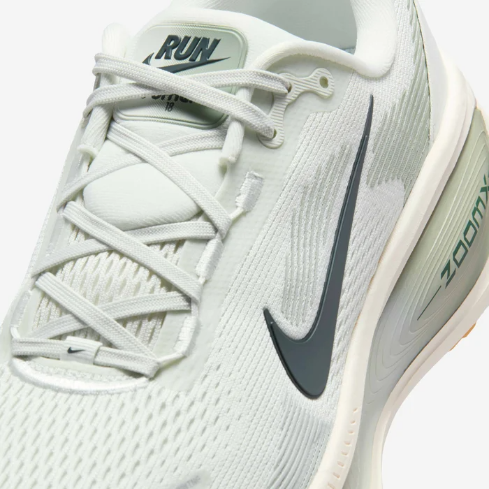 Giày chạy bộ Nike Vomero 18 Nam - HM6803-020